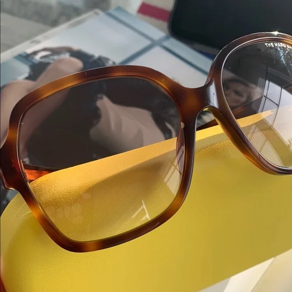 🔥♥️🔥Marc Jacobs Havana 57MM Oversized Square Sunglasses🔥♥️🔥 - Picture 6 of 10